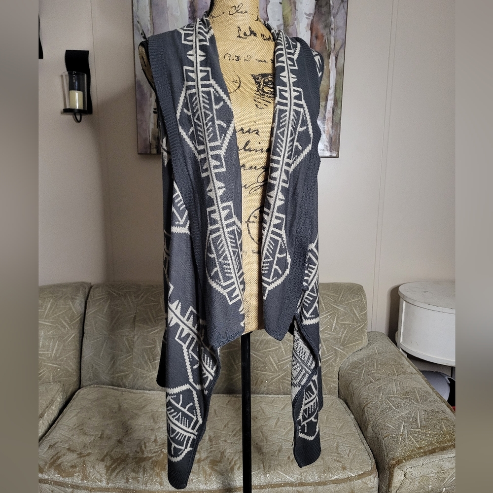 Say What Southwest Motif Sleeveless Open Front Hi-Lo Cardigan